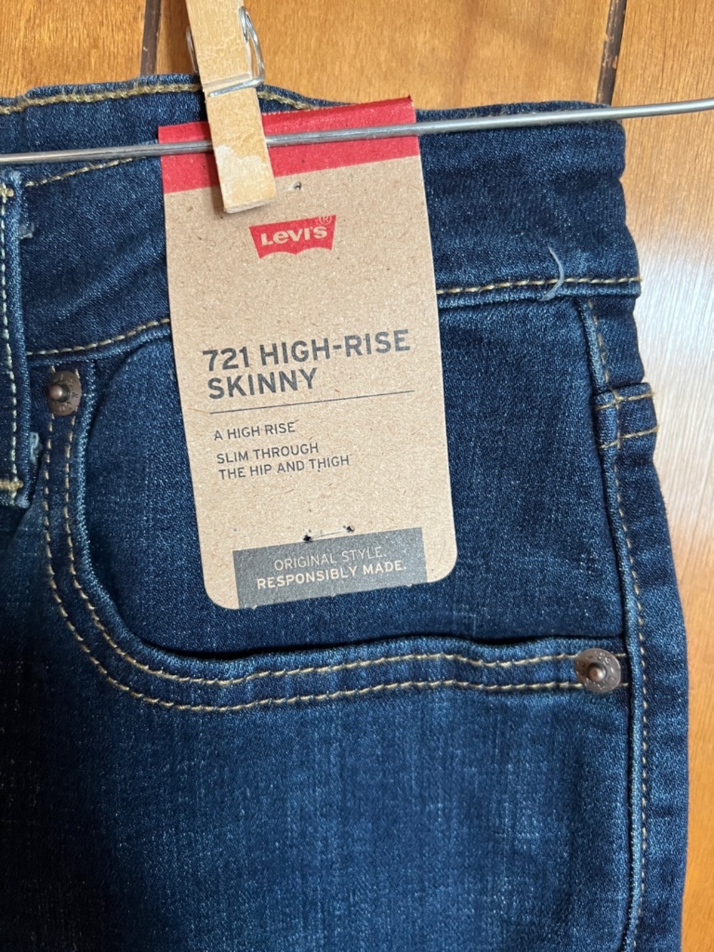 Levi’s 721 Women’s High-Rise Skinny Jeans - Picture 2 of 3